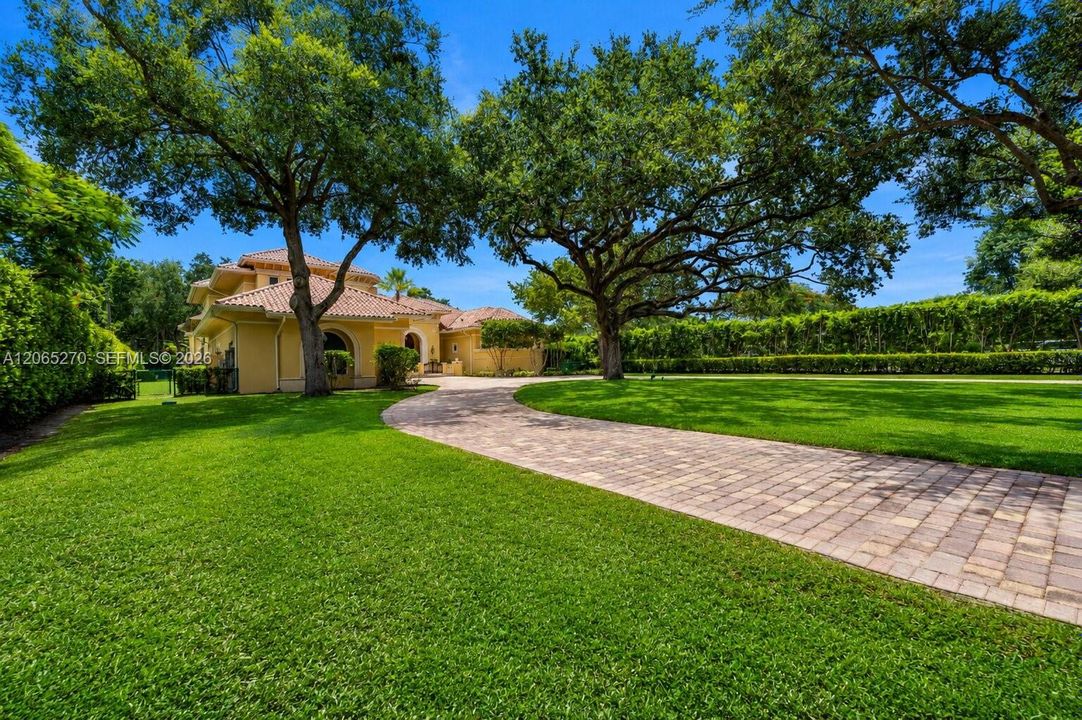 For Sale: $4,965,000 (5 beds, 5 baths, 6239 Square Feet)