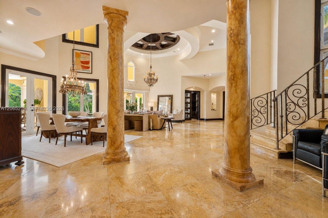 For Sale: $4,965,000 (5 beds, 5 baths, 6239 Square Feet)