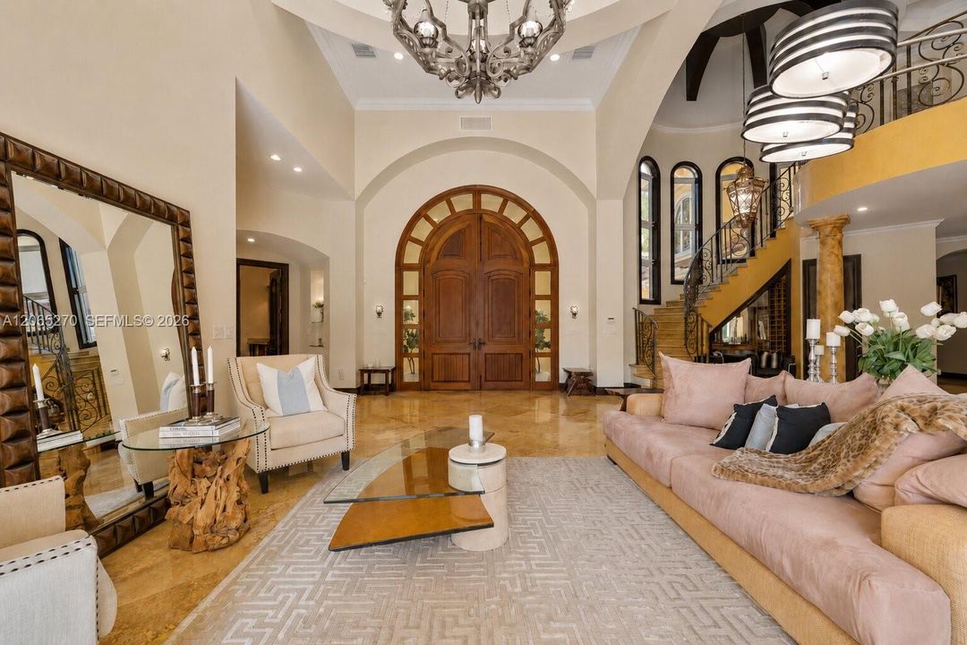 For Sale: $4,965,000 (5 beds, 5 baths, 6239 Square Feet)