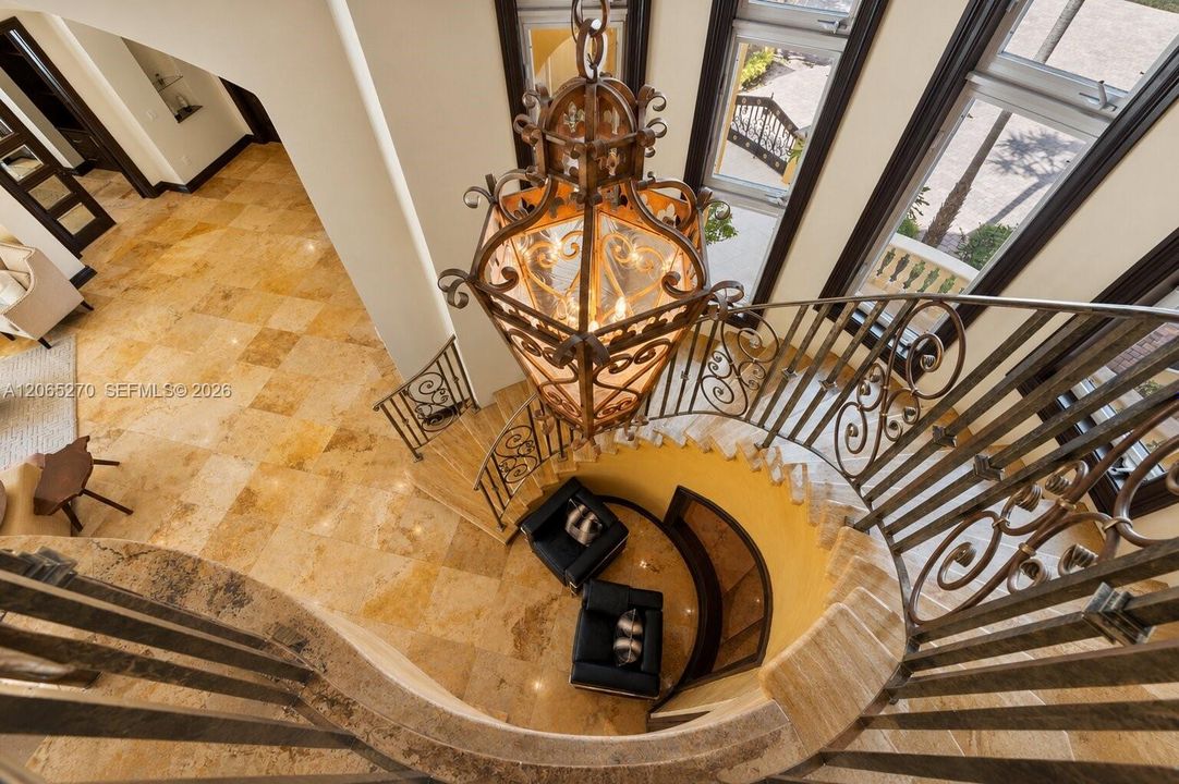 For Sale: $4,965,000 (5 beds, 5 baths, 6239 Square Feet)
