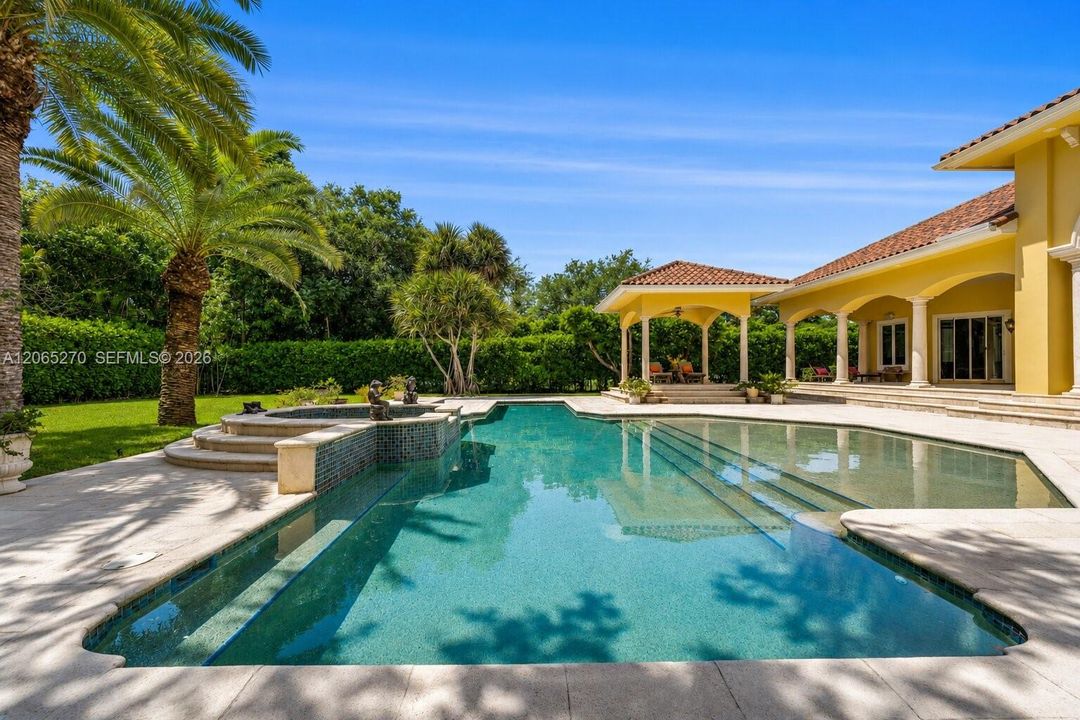 For Sale: $4,965,000 (5 beds, 5 baths, 6239 Square Feet)