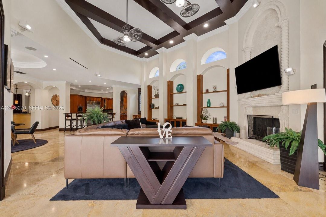 For Sale: $4,965,000 (5 beds, 5 baths, 6239 Square Feet)