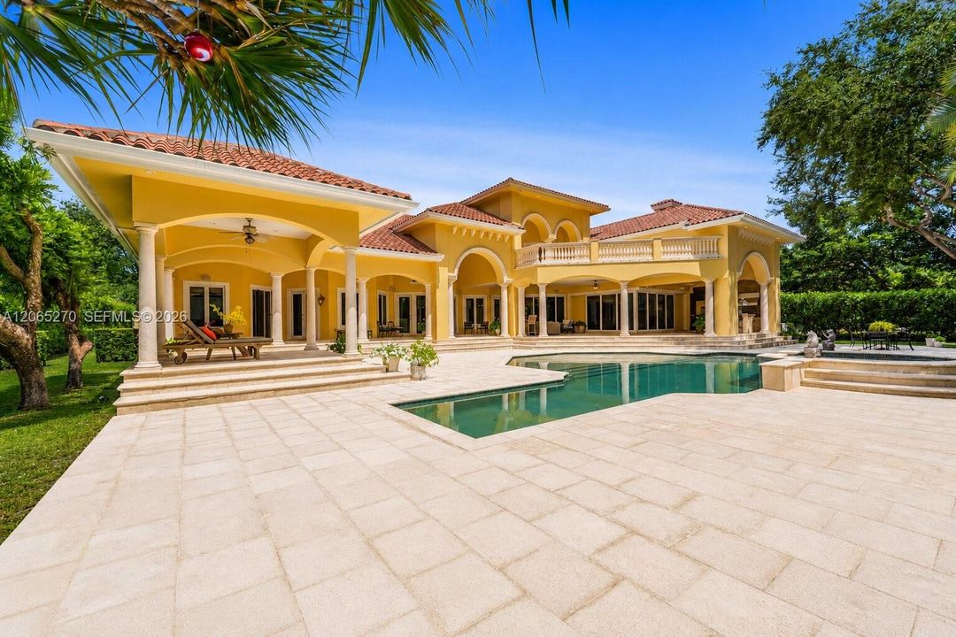 For Sale: $4,965,000 (5 beds, 5 baths, 6239 Square Feet)