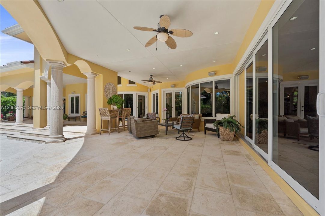 For Sale: $4,965,000 (5 beds, 5 baths, 6239 Square Feet)