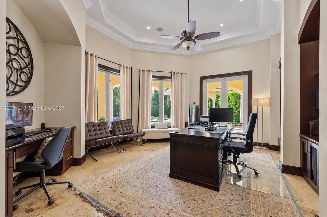 For Sale: $4,965,000 (5 beds, 5 baths, 6239 Square Feet)