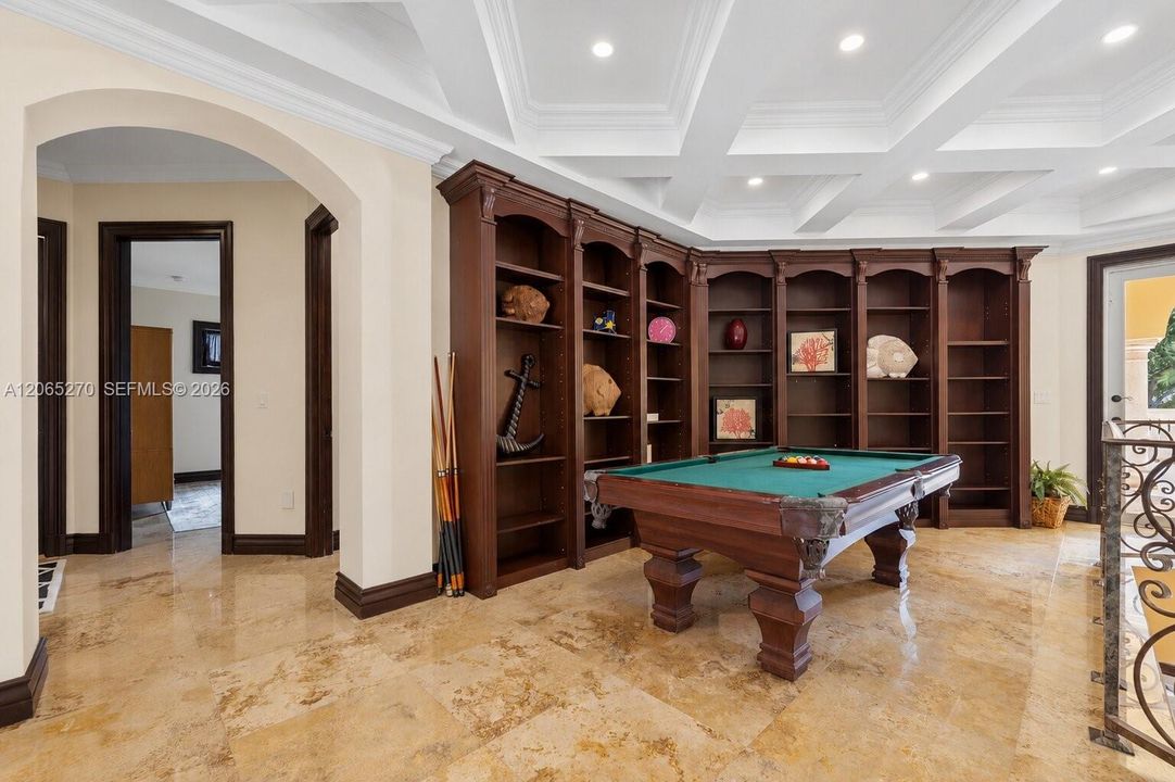 For Sale: $4,965,000 (5 beds, 5 baths, 6239 Square Feet)
