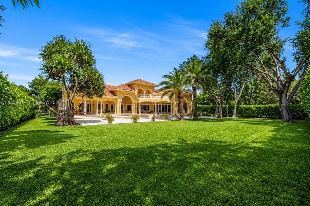 For Sale: $4,965,000 (5 beds, 5 baths, 6239 Square Feet)