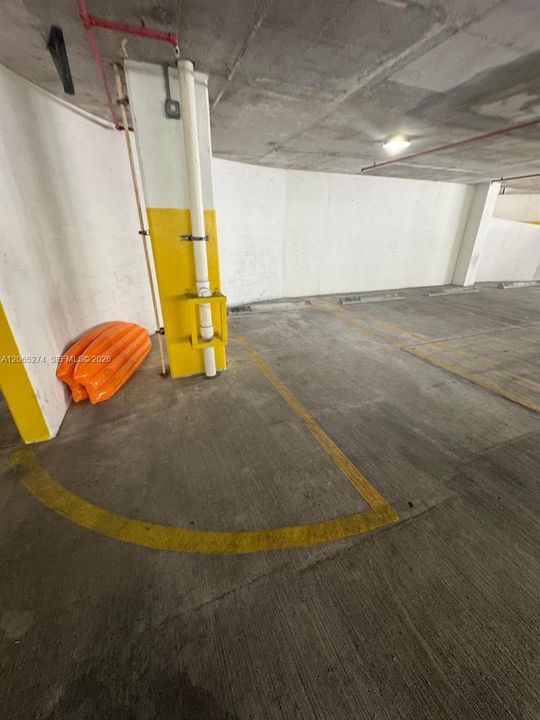Activo con contrato: $3,550 (2 camas, 2 baños, 953 Pies cuadrados)