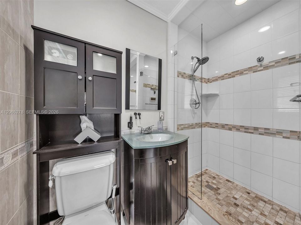 Activo con contrato: $799,000 (2 camas, 2 baños, 1329 Pies cuadrados)