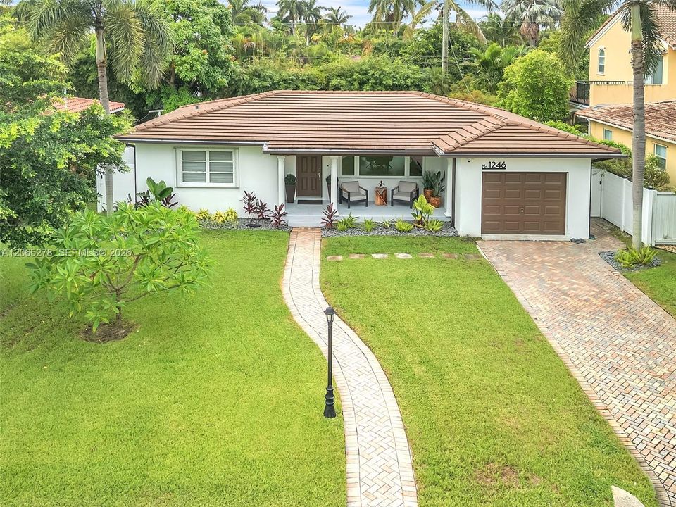 Activo con contrato: $799,000 (2 camas, 2 baños, 1329 Pies cuadrados)