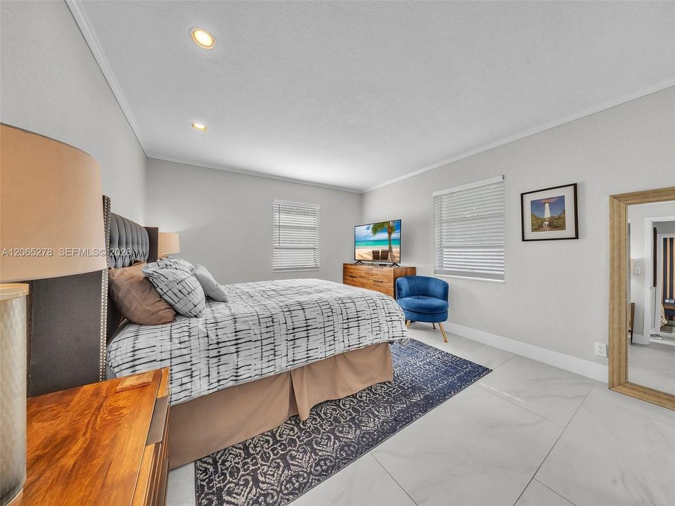 Activo con contrato: $799,000 (2 camas, 2 baños, 1329 Pies cuadrados)
