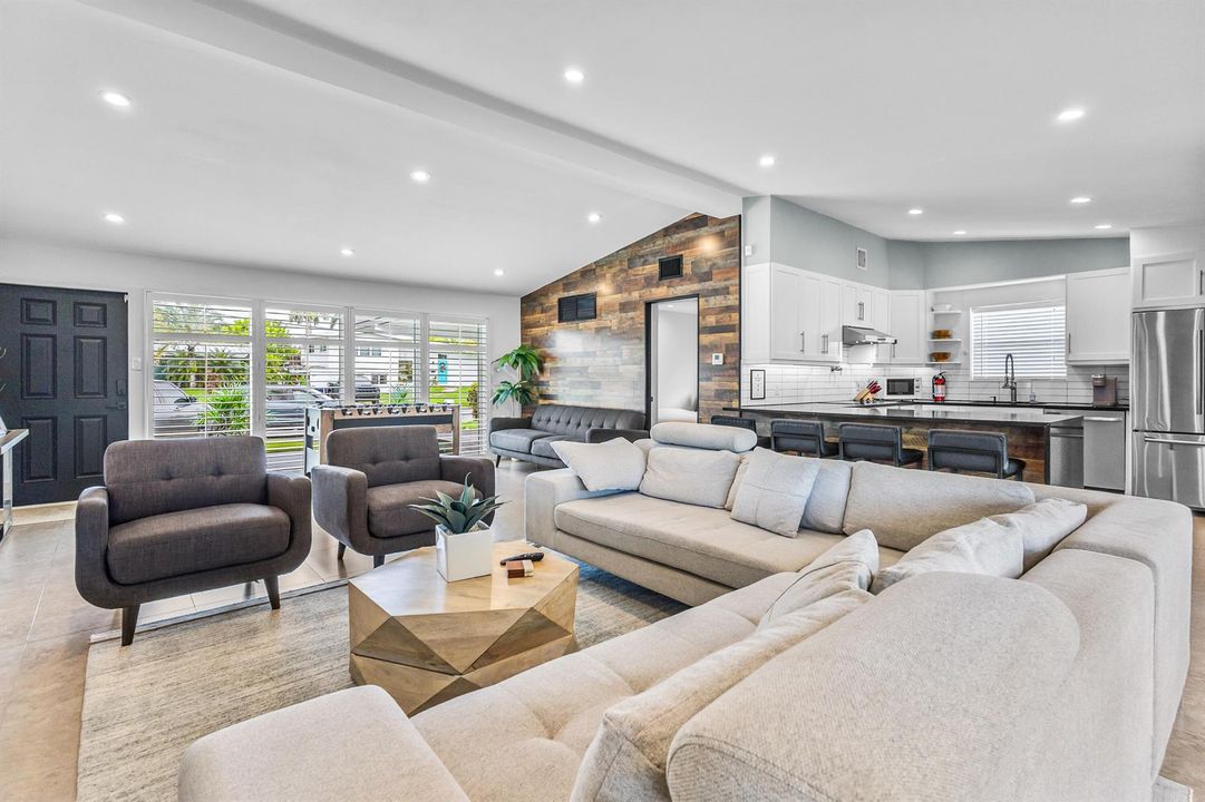 02678 Marathon lane Living Room