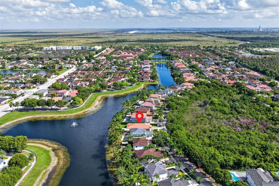 Под контрактом: $865,900 (4 спален, 3 ванн, 2223 Квадратных фут)