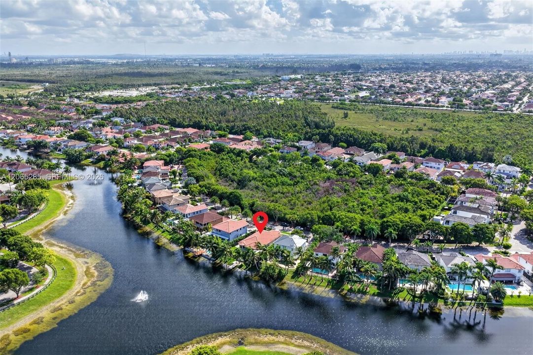 Под контрактом: $865,900 (4 спален, 3 ванн, 2223 Квадратных фут)