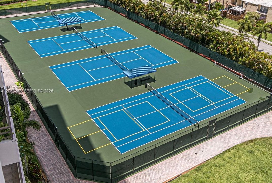 В аренду: $2,300 (2 спален, 2 ванн, 1400 Квадратных фут)