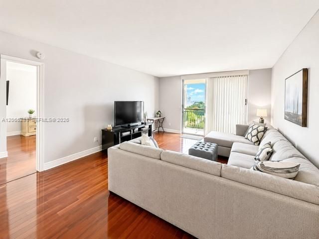 В аренду: $2,300 (2 спален, 2 ванн, 1400 Квадратных фут)