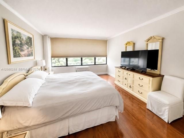 В аренду: $2,300 (2 спален, 2 ванн, 1400 Квадратных фут)