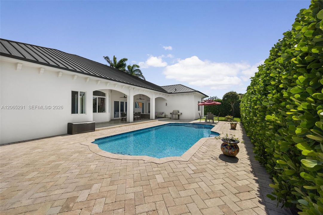 For Sale: $2,500,000 (4 beds, 3 baths, 3662 Square Feet)