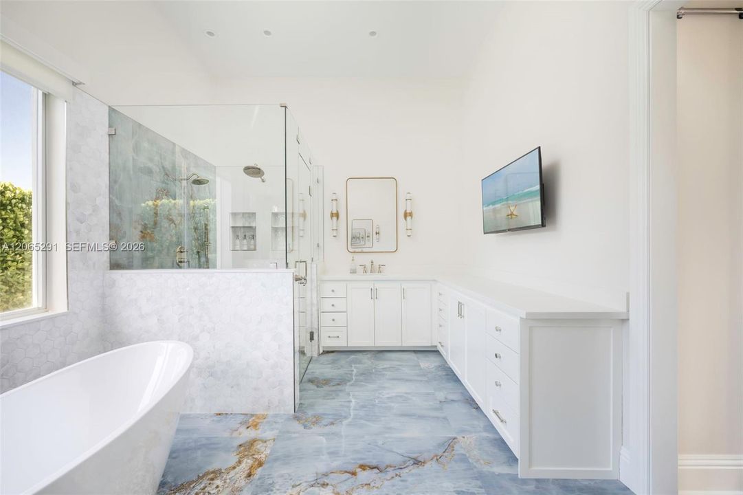 For Sale: $2,500,000 (4 beds, 3 baths, 3662 Square Feet)