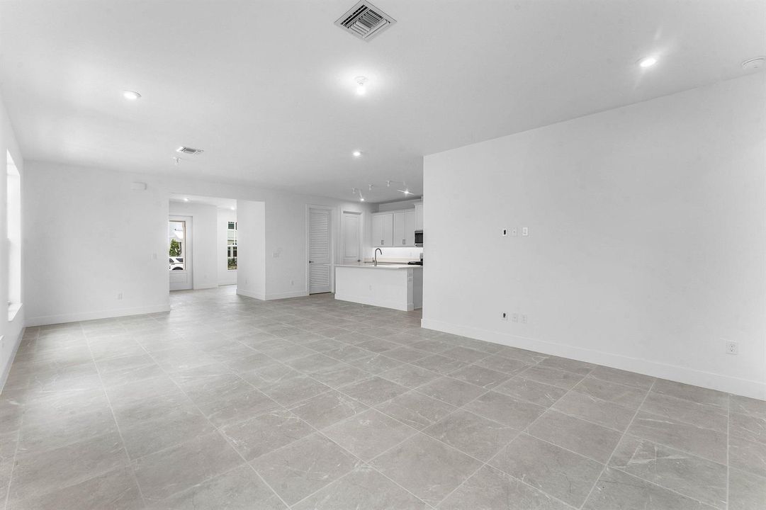 009-888SouthwestNewfieldAvenue-PalmCity-