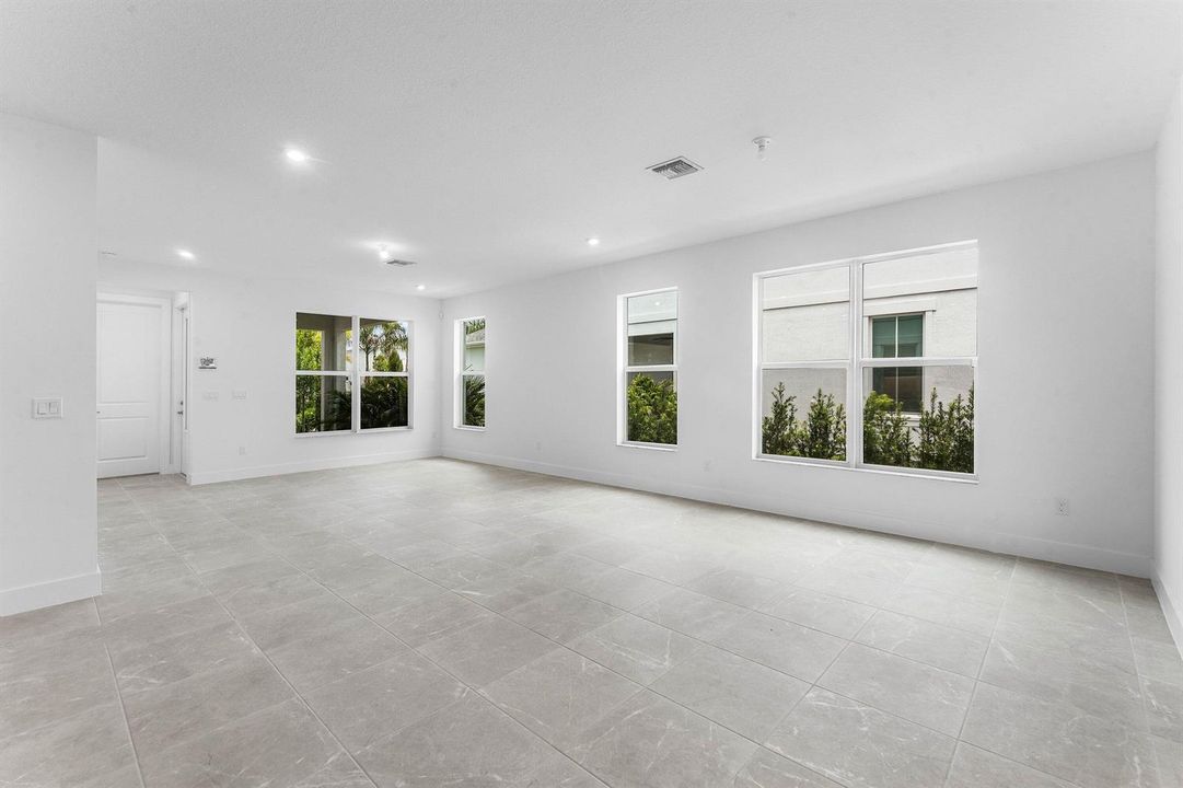 010-888SouthwestNewfieldAvenue-PalmCity-