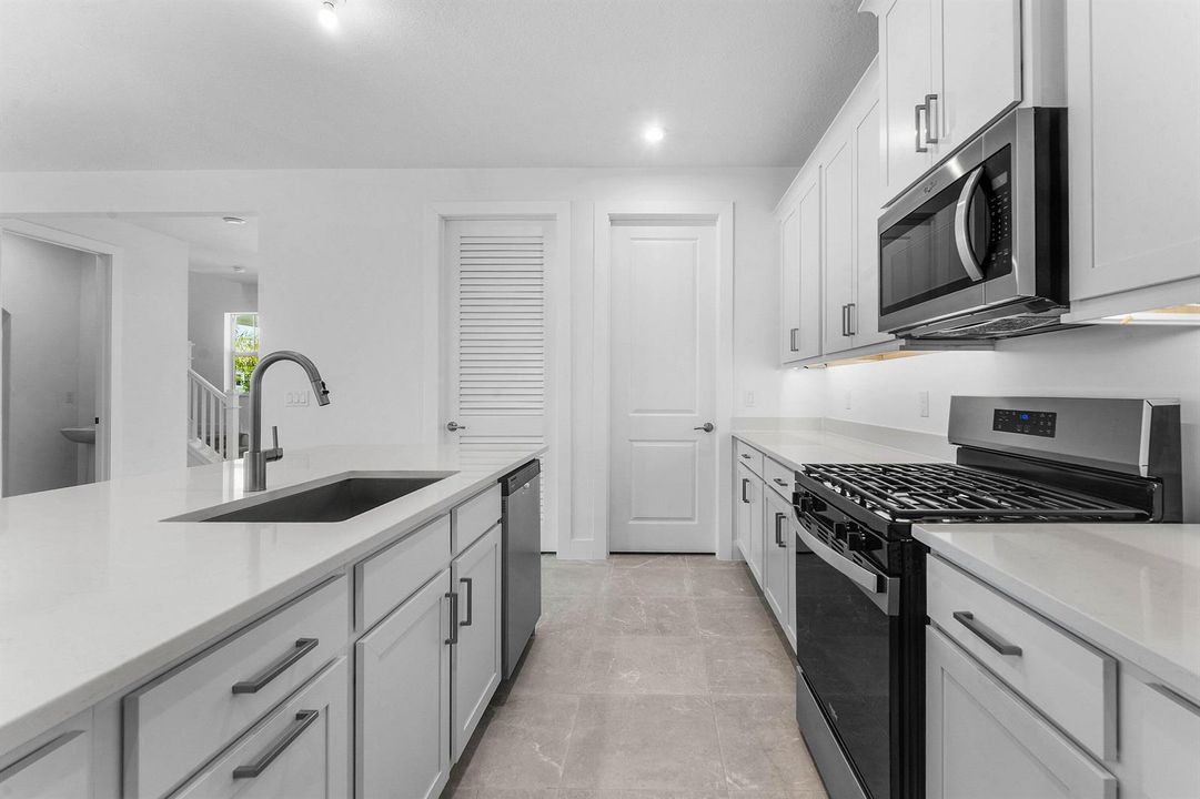 015-888SouthwestNewfieldAvenue-PalmCity-
