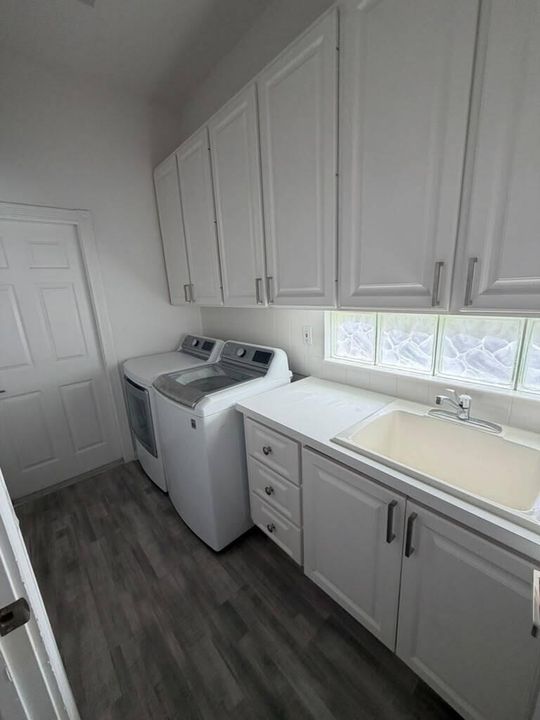 7046 Laundry Room