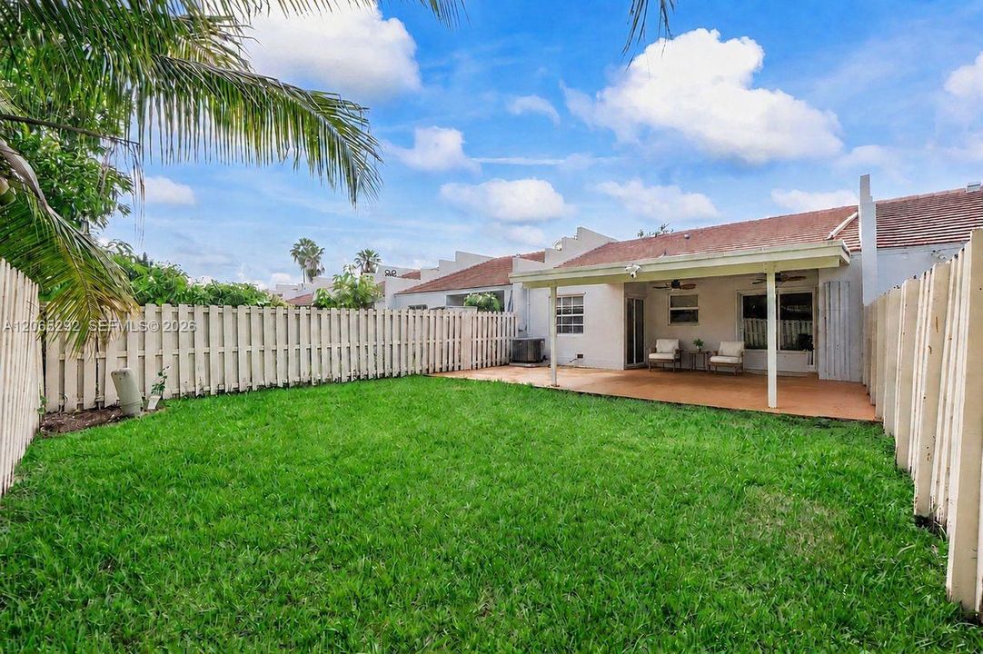 For Sale: $350,000 (3 beds, 2 baths, 1260 Square Feet)