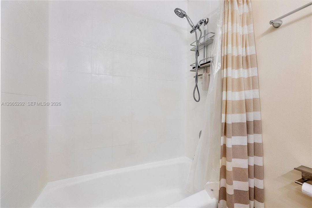 For Sale: $350,000 (3 beds, 2 baths, 1260 Square Feet)