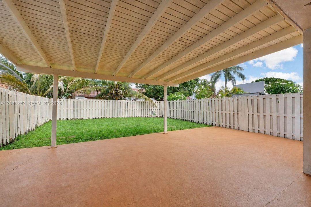 For Sale: $350,000 (3 beds, 2 baths, 1260 Square Feet)