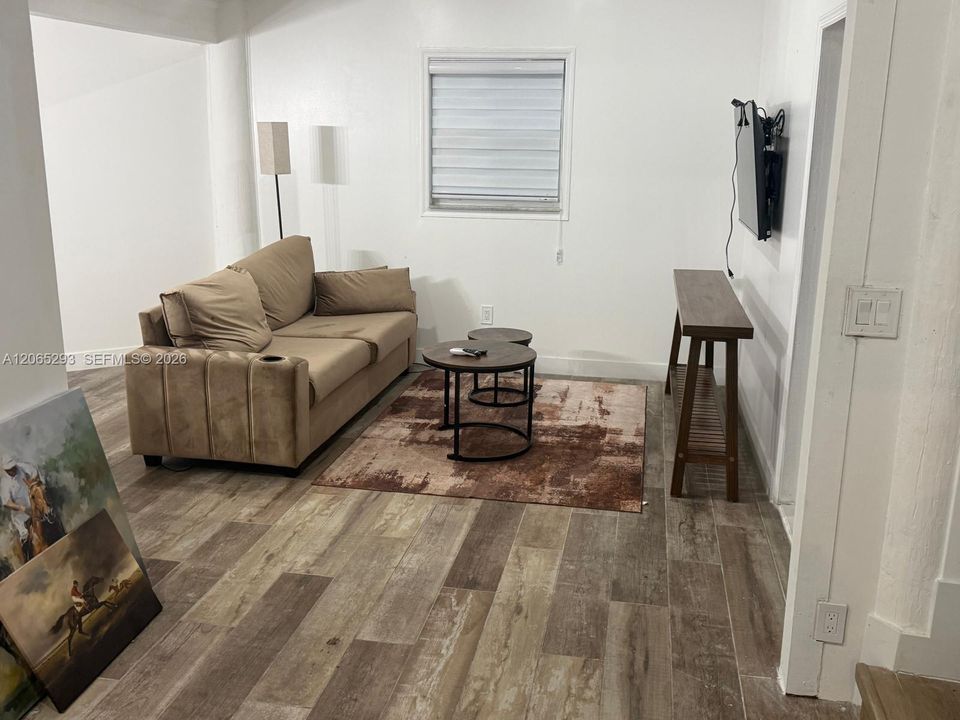 Recientemente alquilado: $225,000 (4 camas, 2 baños, 2292 Pies cuadrados)