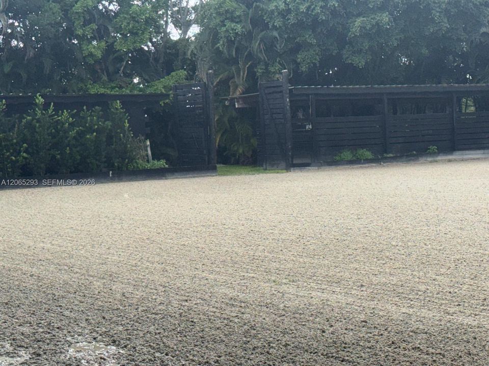 Recientemente alquilado: $225,000 (4 camas, 2 baños, 2292 Pies cuadrados)