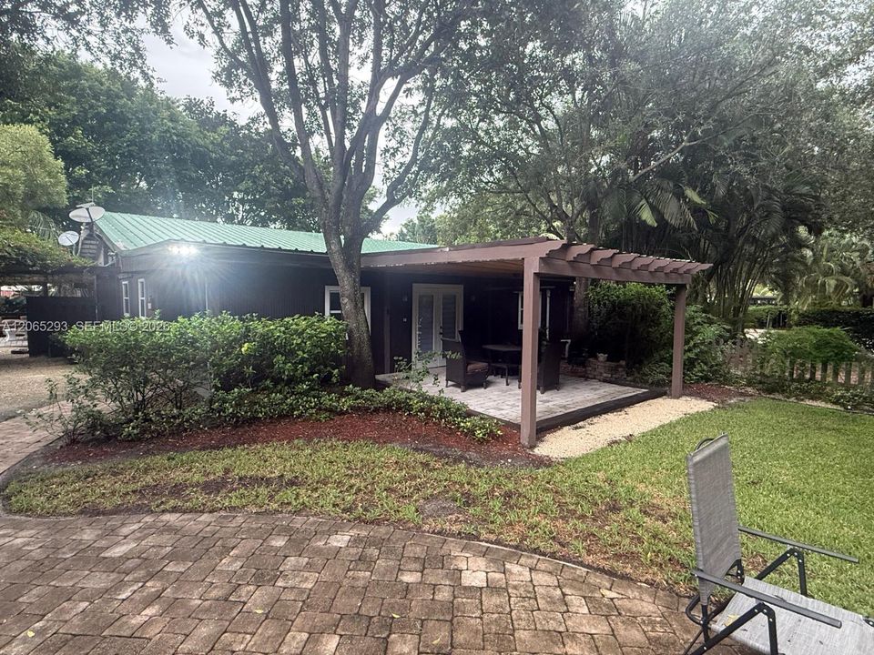 Recientemente alquilado: $225,000 (4 camas, 2 baños, 2292 Pies cuadrados)