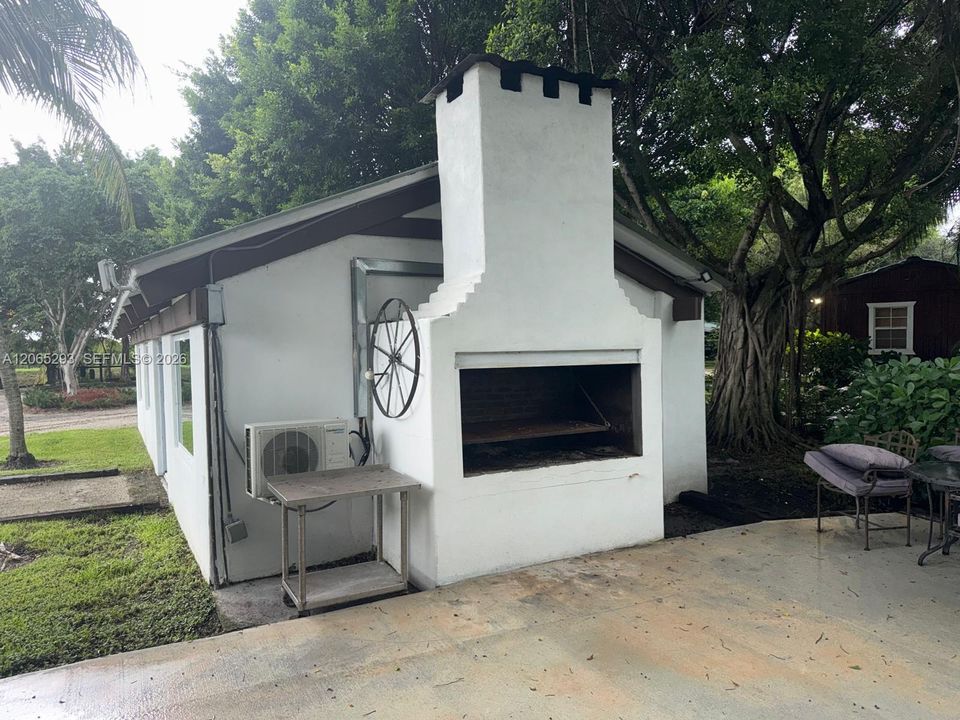 Recientemente alquilado: $225,000 (4 camas, 2 baños, 2292 Pies cuadrados)