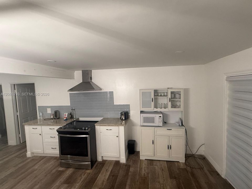 Recientemente alquilado: $225,000 (4 camas, 2 baños, 2292 Pies cuadrados)