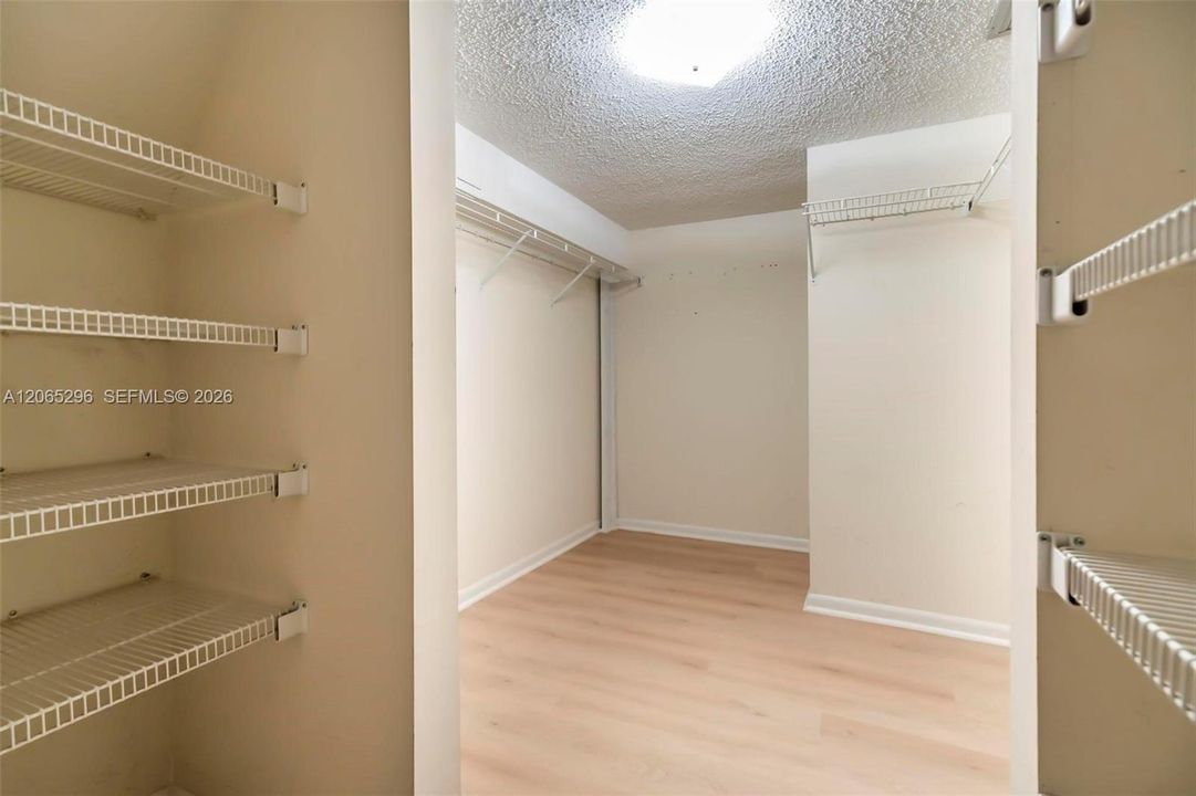 walking closet