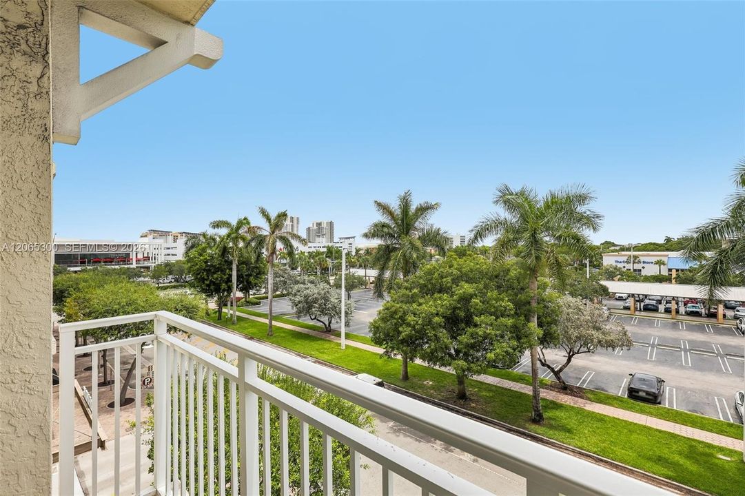 For Sale: $595,000 (3 beds, 2 baths, 1529 Square Feet)