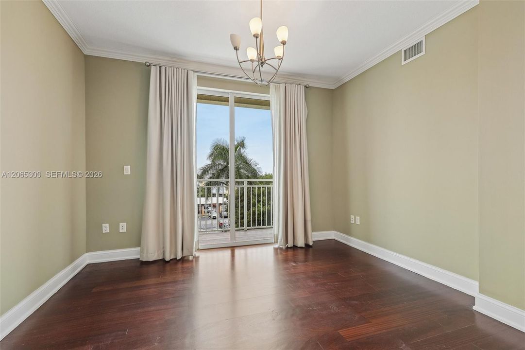 For Sale: $595,000 (3 beds, 2 baths, 1529 Square Feet)