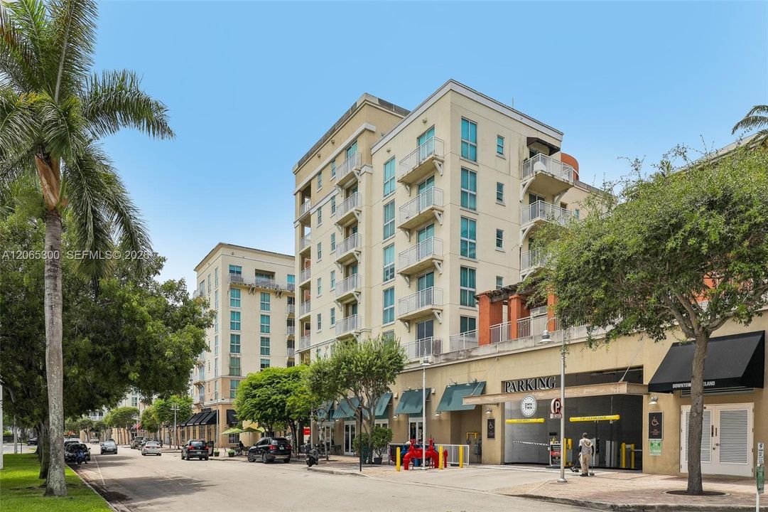 For Sale: $595,000 (3 beds, 2 baths, 1529 Square Feet)