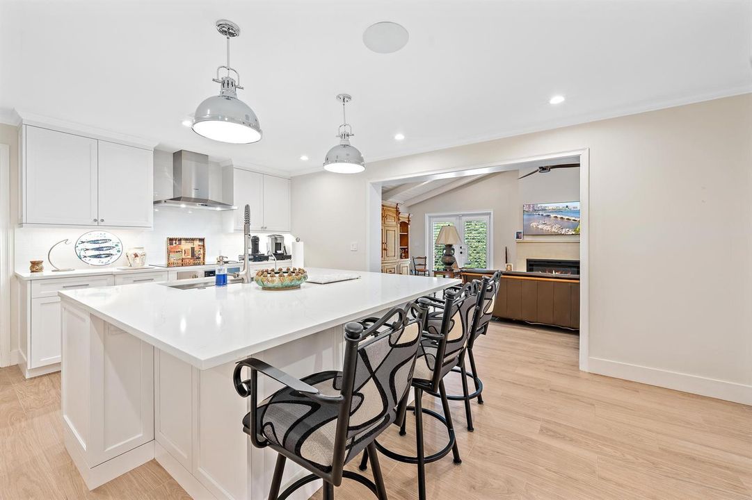 11785 Lake Shore Pl-6