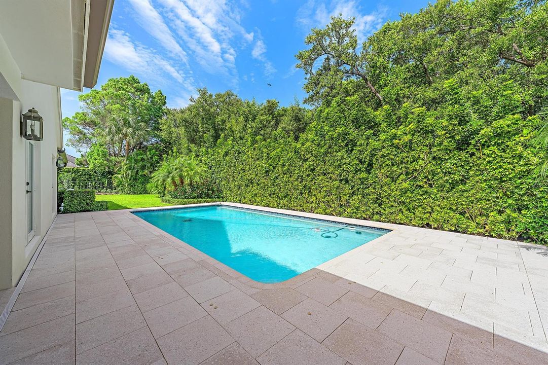 11785 Lake Shore Pl-27