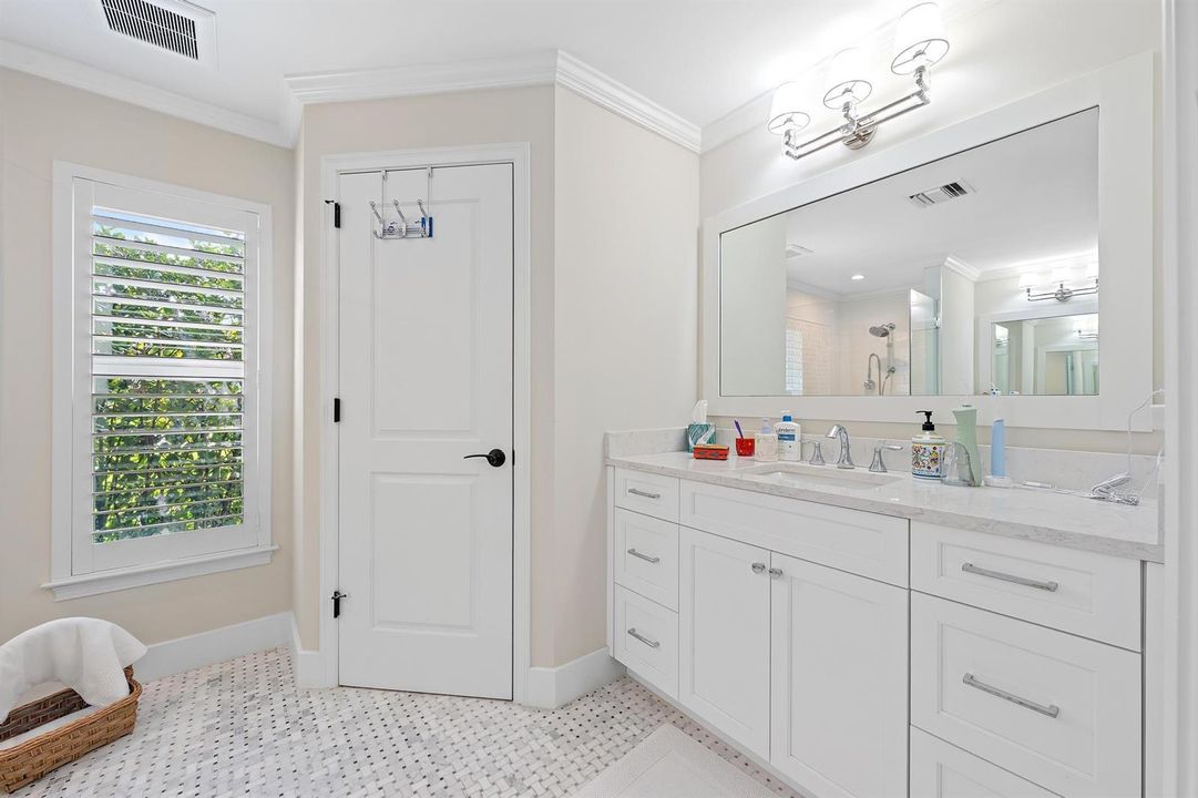 11785 Lake Shore Pl-23