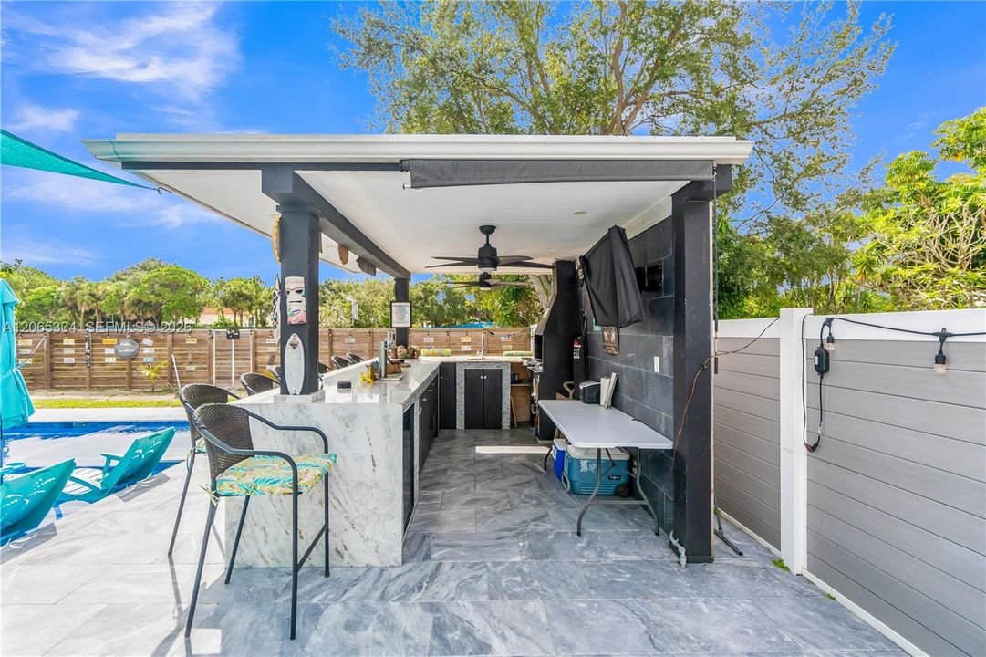 En Venta: $600,000 (2 camas, 2 baños, 1300 Pies cuadrados)