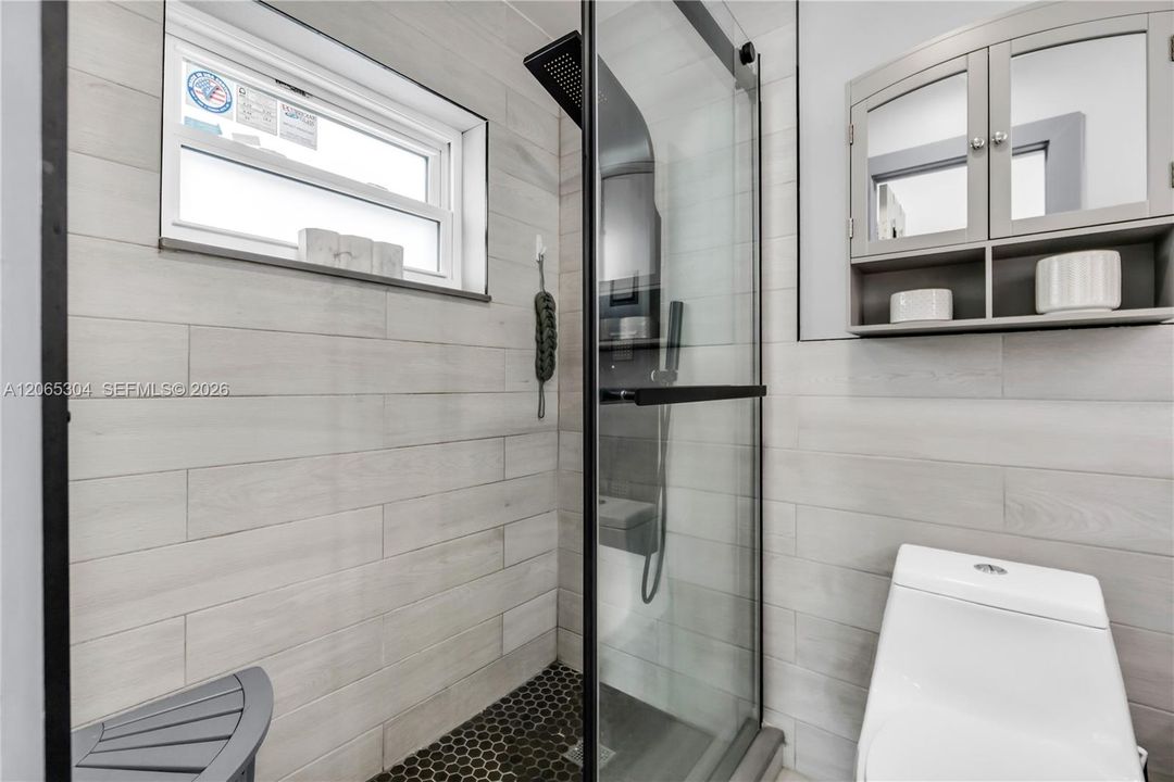 En Venta: $600,000 (2 camas, 2 baños, 1300 Pies cuadrados)