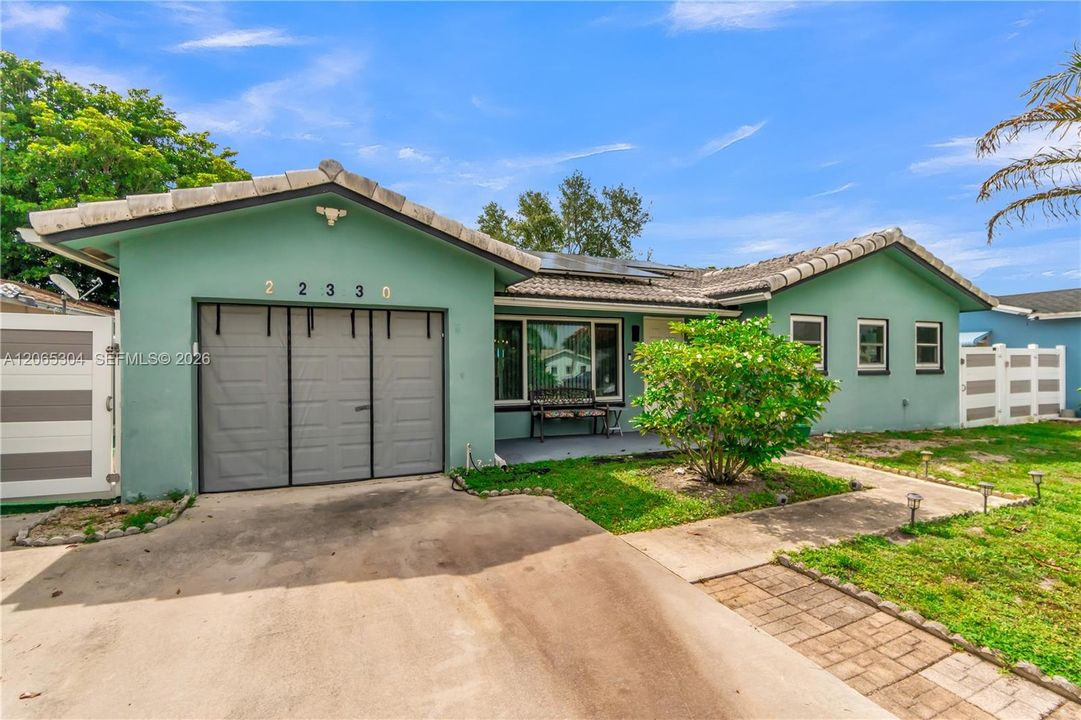 En Venta: $600,000 (2 camas, 2 baños, 1300 Pies cuadrados)