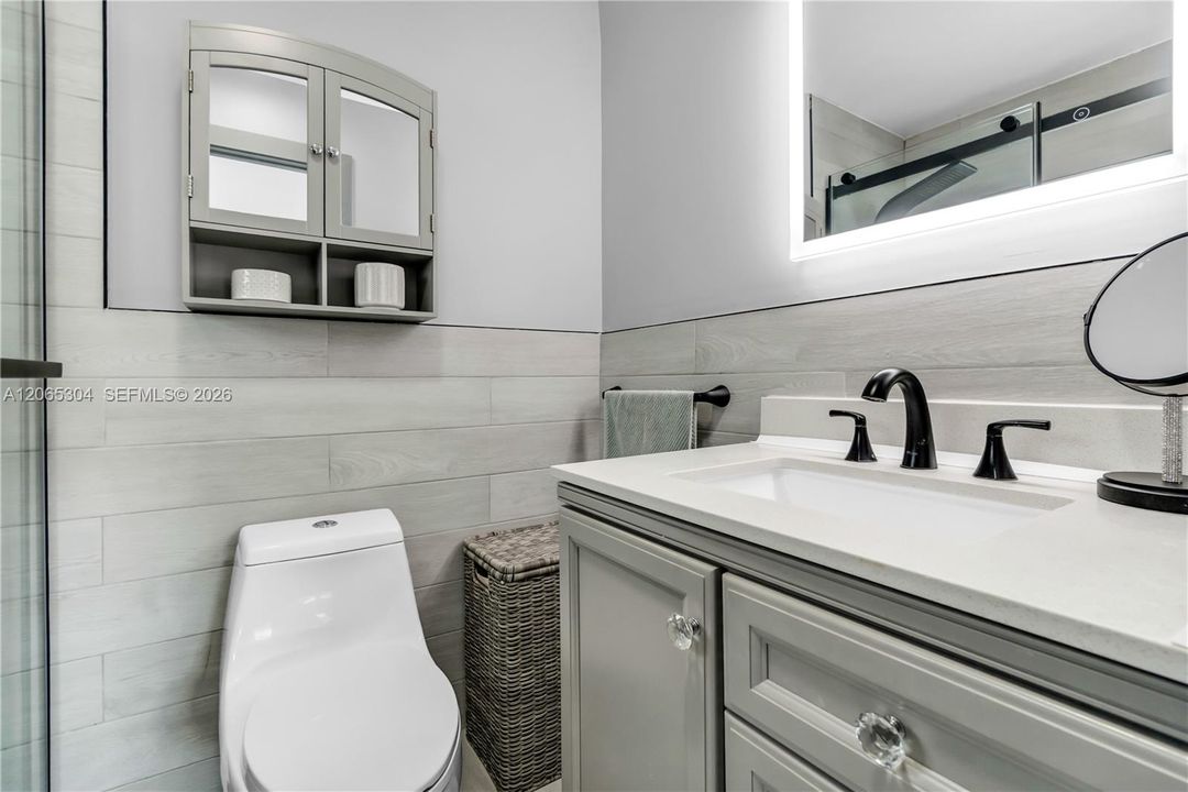 En Venta: $600,000 (2 camas, 2 baños, 1300 Pies cuadrados)