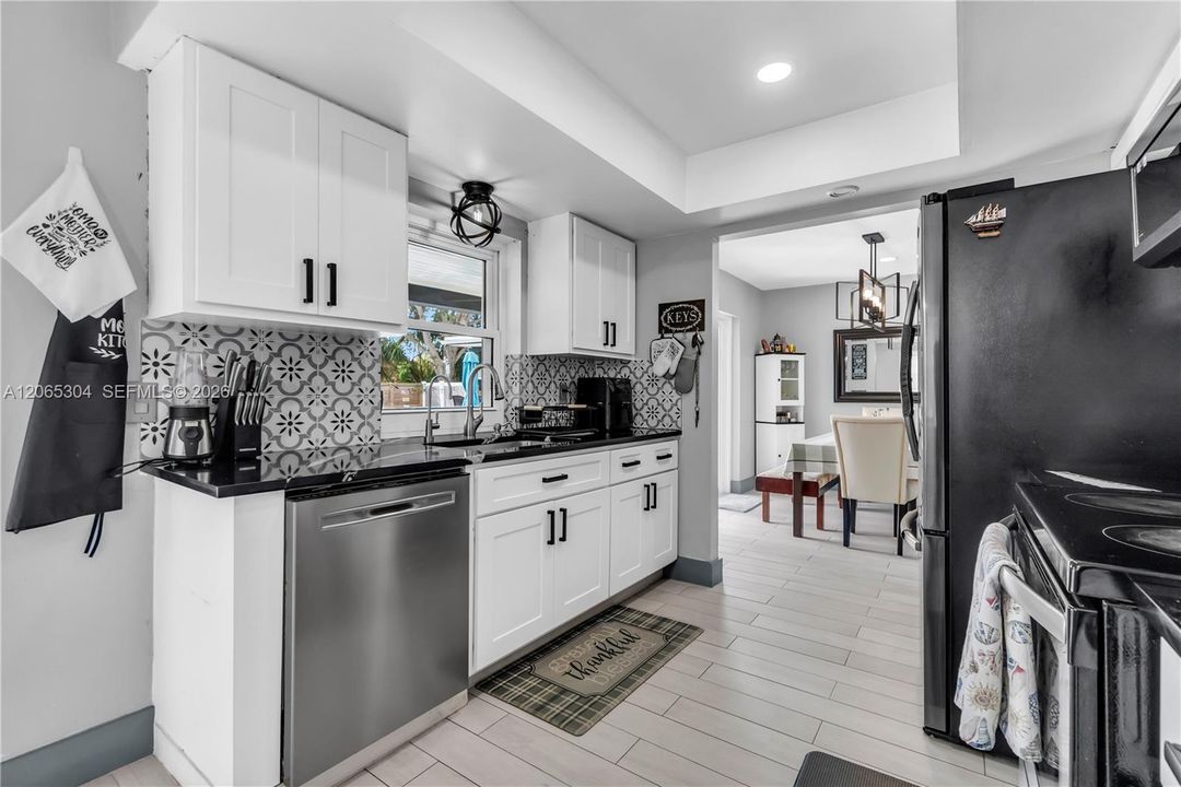 En Venta: $600,000 (2 camas, 2 baños, 1300 Pies cuadrados)