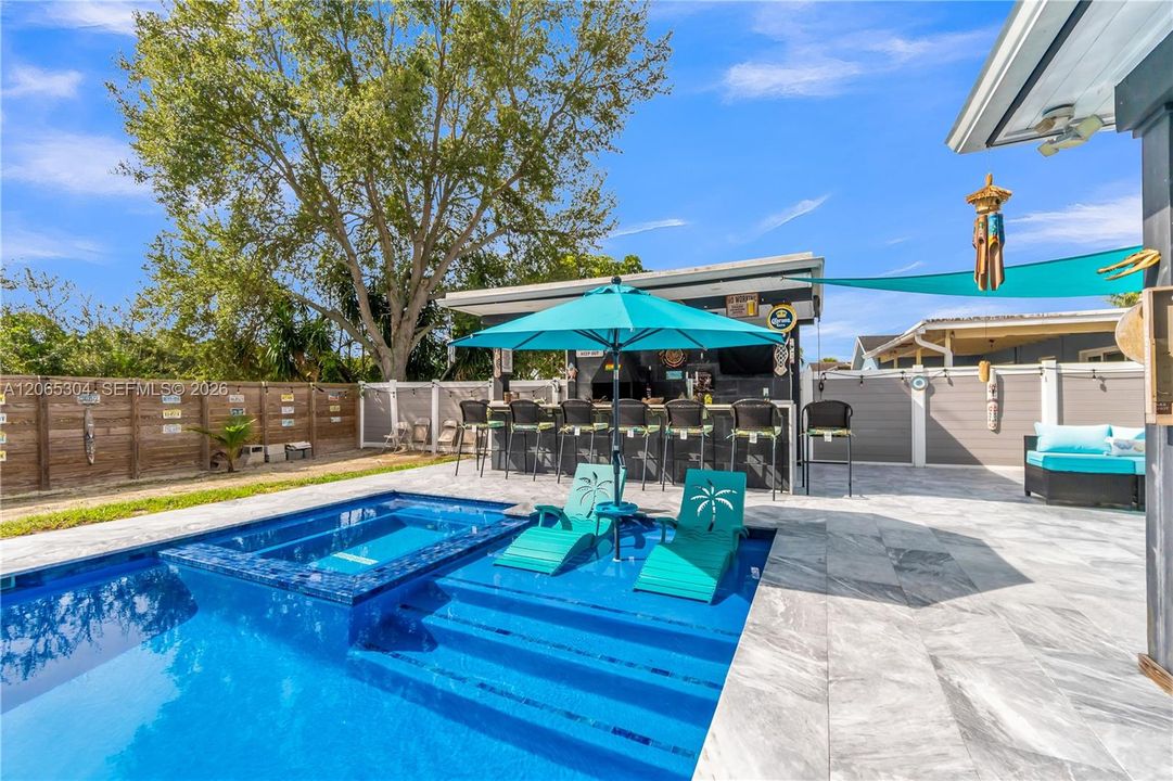 En Venta: $600,000 (2 camas, 2 baños, 1300 Pies cuadrados)
