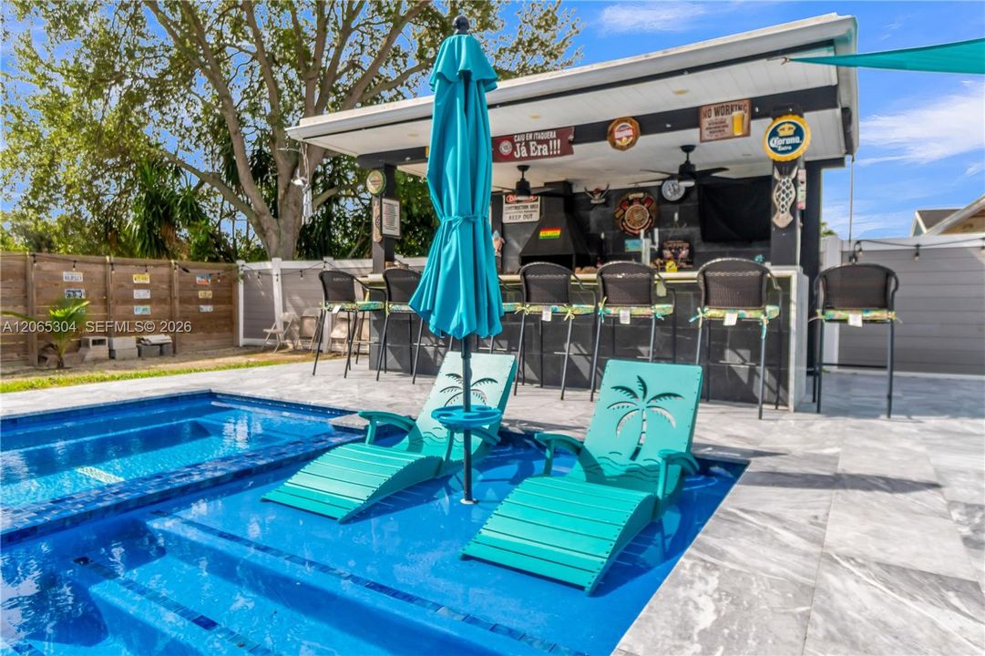 En Venta: $600,000 (2 camas, 2 baños, 1300 Pies cuadrados)