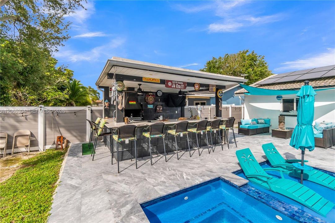 En Venta: $600,000 (2 camas, 2 baños, 1300 Pies cuadrados)